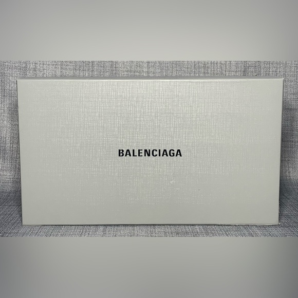 Balenciaga Chunky Black Rubber Slide Sandals 
EU 38 / US 8 - Picture 9 of 11